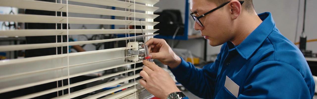 cambio y reparacion de ejes para soportes en persianas en Sabadell